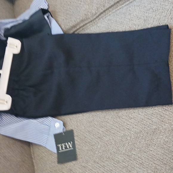 NWT Toddler Boy's Navy Blue Suit Set, Shirt, Pants, Vest, Tie, Size 18 months - Picture 3 of 9